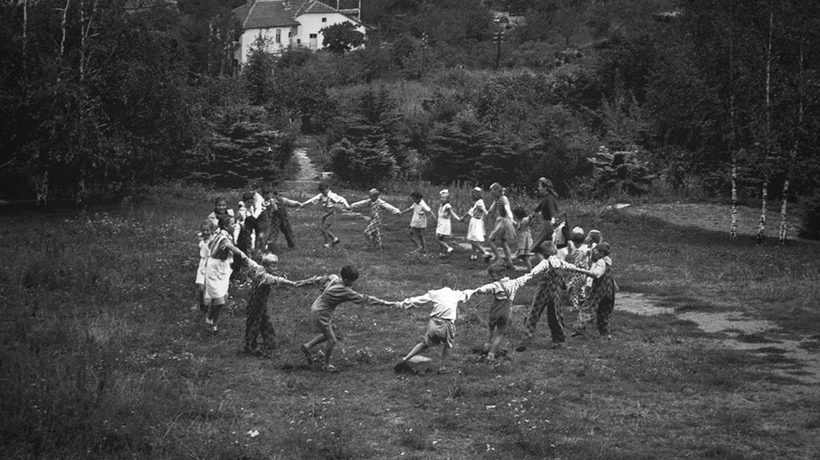 Children playing in a suburban park (detail) photo by David Seymour 1948 - Budapest, Hungary